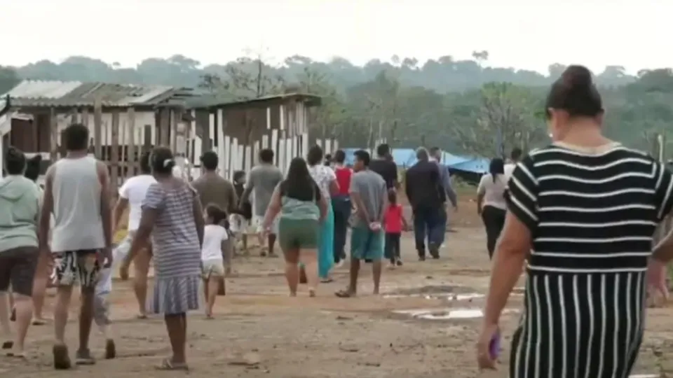 Mais de 120 famílias enfrentam possível despejo na ocupação Areia Branca, zona Sul de Porto Velho